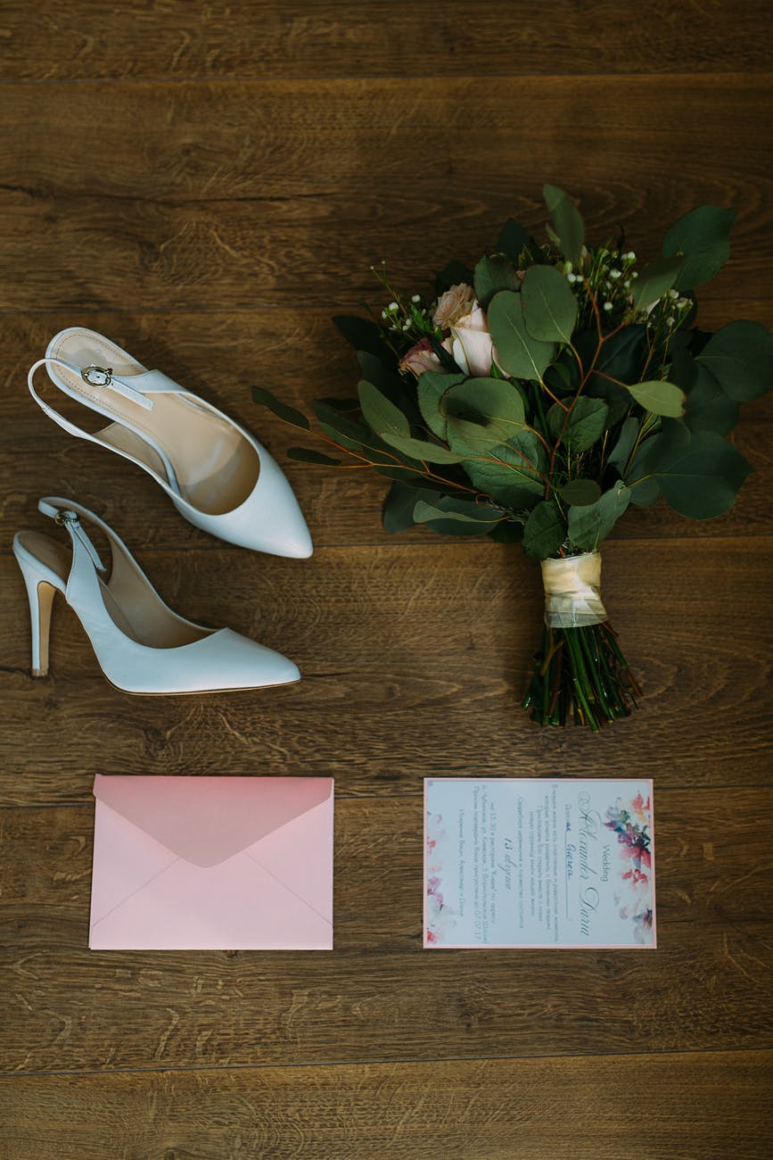 Pozvánka a svatební boty